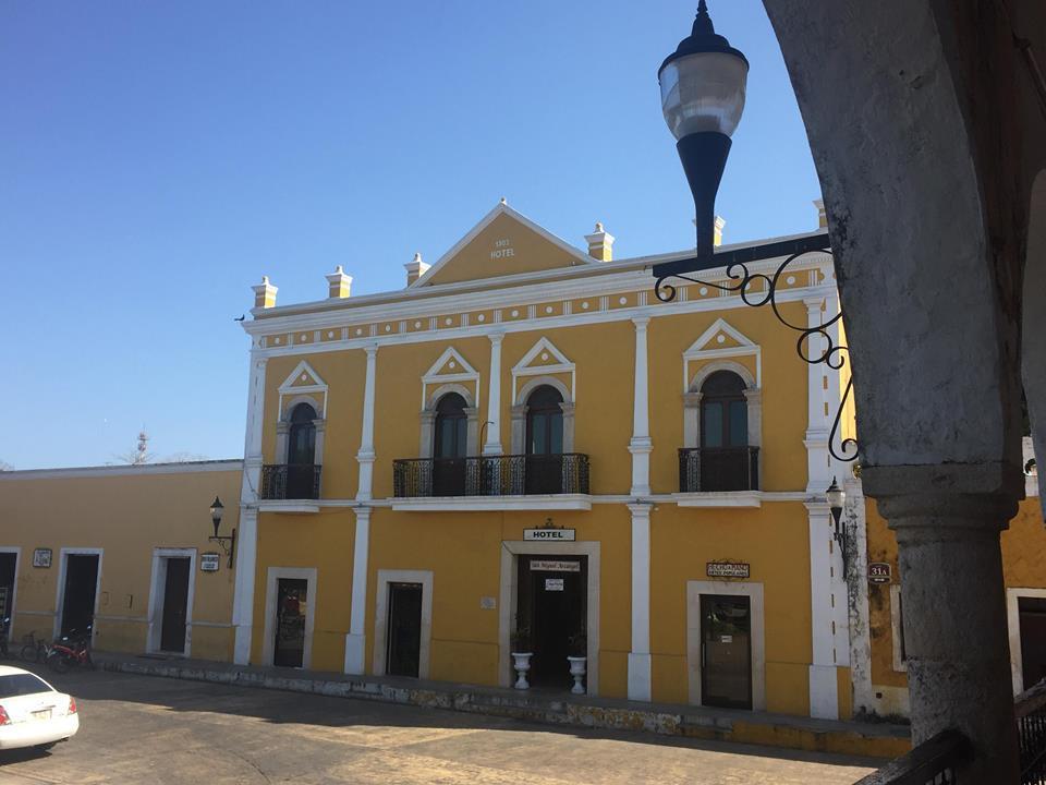 Hotel San Miguel Arcangel Izamal Buitenkant foto